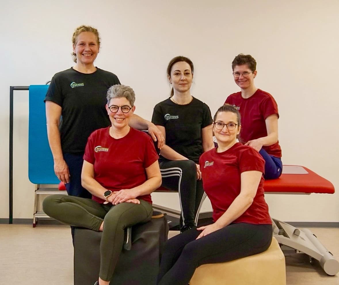 Das Team der Physiotherapie Gebhardt und Schrader im Behandlungsraum